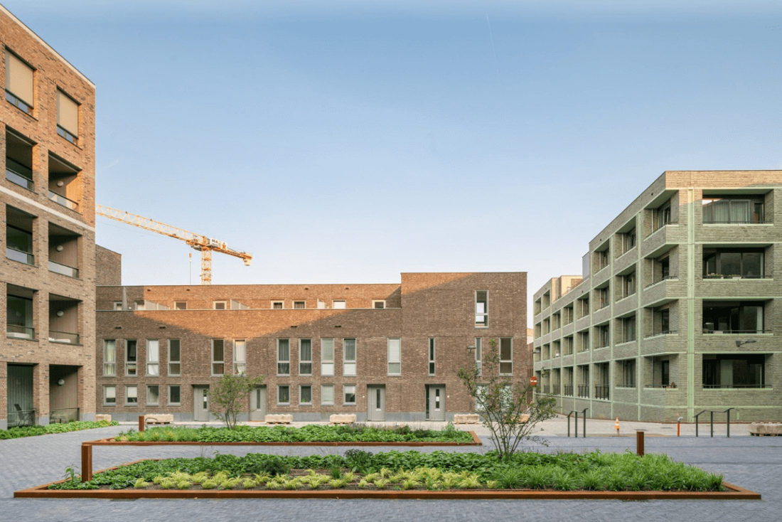 EEN BREDE MIX IN EEN INDUSTRIËLE SETTING